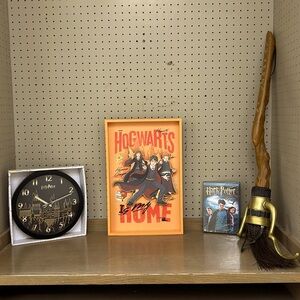 Great holiday gift for a nice price. Harry Potter set